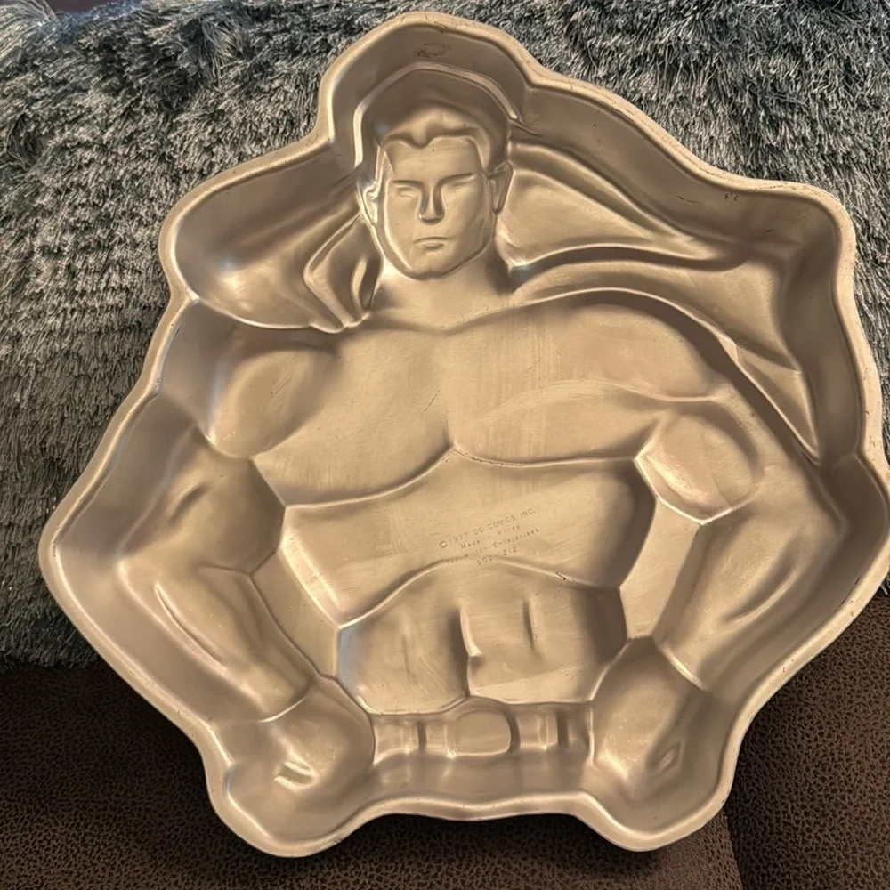 Vintage 1977 Wilton Superman DC Comics Cake Pan Superheroes